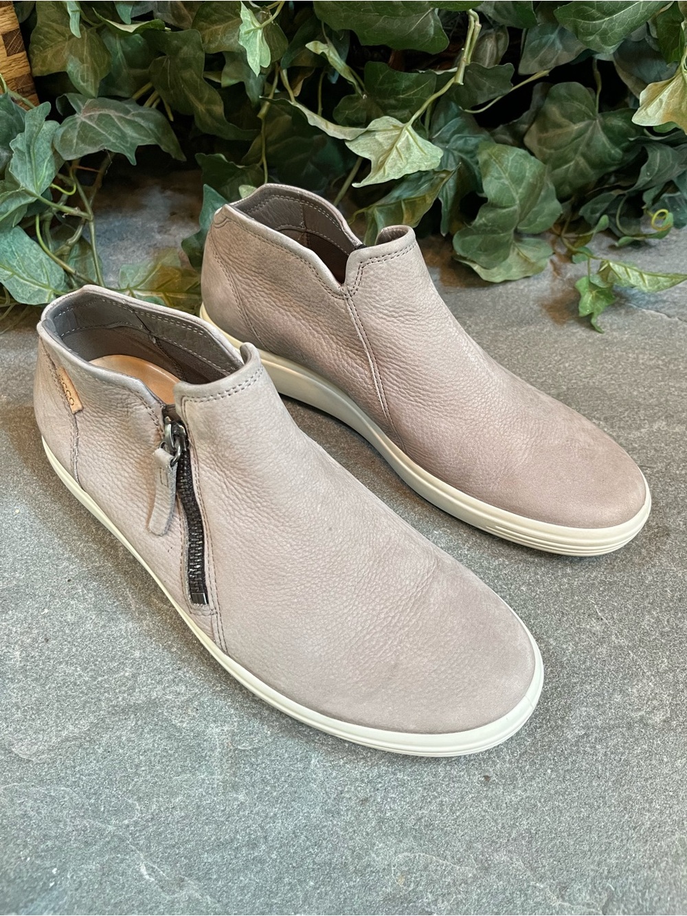 Ecco Soft 7 Sneaker Bootie Side Zip Gray Nubuck Leather Women's Size 9 EU40